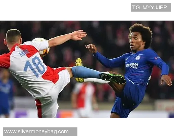 蓝军虽取胜但再度染红 记者强调球队需严控纪律问题