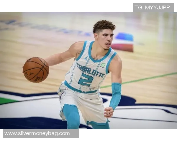 拇指韧带撕裂麦凯恩预计两周复查复出时间尚未确定