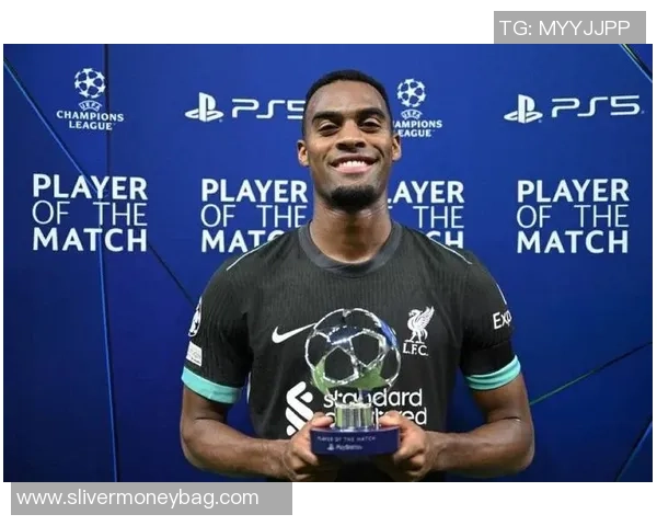 斯洛特:赫拉芬贝赫因脚踝扭伤被换下 伤病隐忧影响比赛决策 斯洛特:赫拉芬贝赫因脚踝扭伤被换下 伤病隐忧影响比赛决策